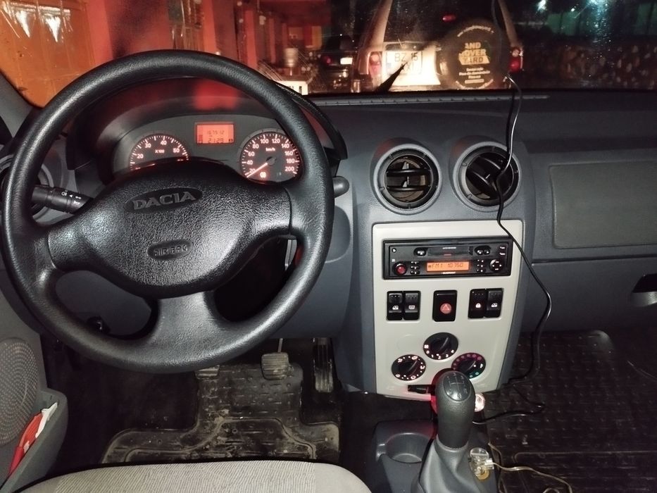 Vând Dacia Logan 2008