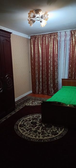 Срочна 2 хоналик уй сотилади