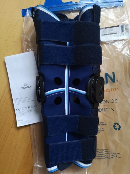 Orteza de genunchi ( genunchiera atela de imobilizare a genuchiului)