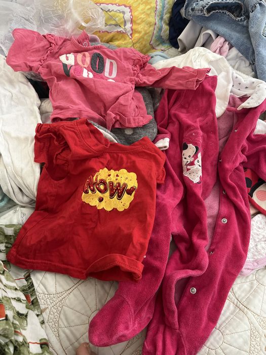 Отдам даром  для малыша девочке  до 10 месяцев