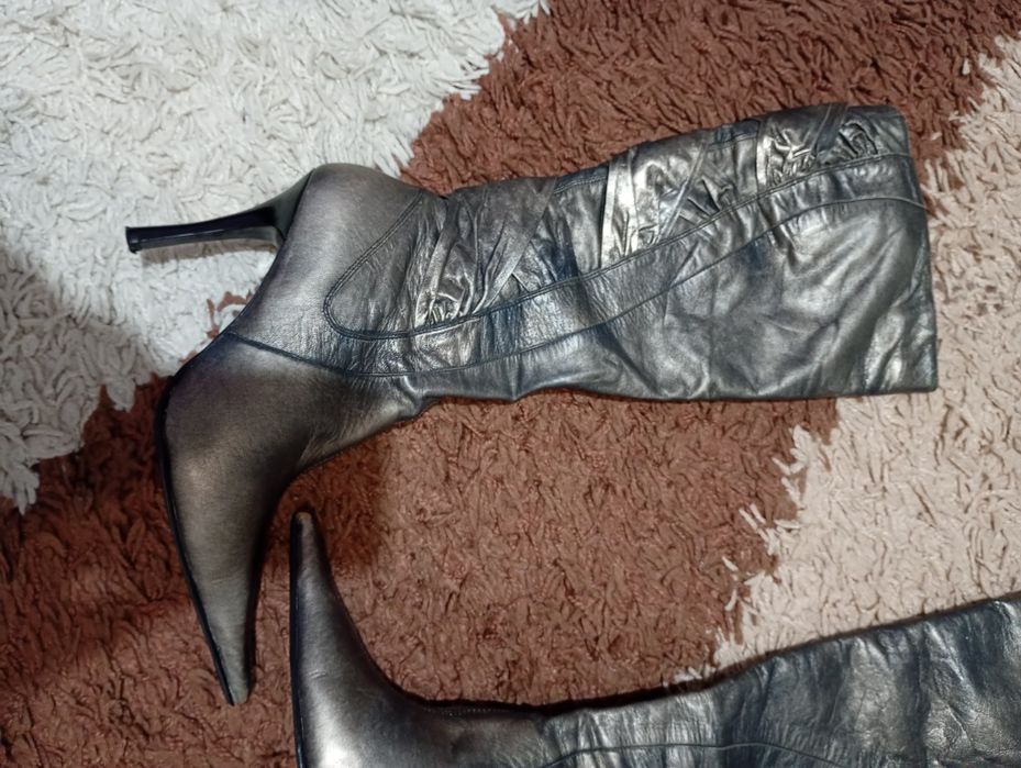 Cizme din piele ,argintii ,mărimea 37