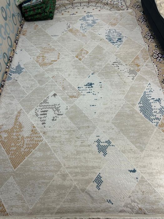 Продам ковер для спальни