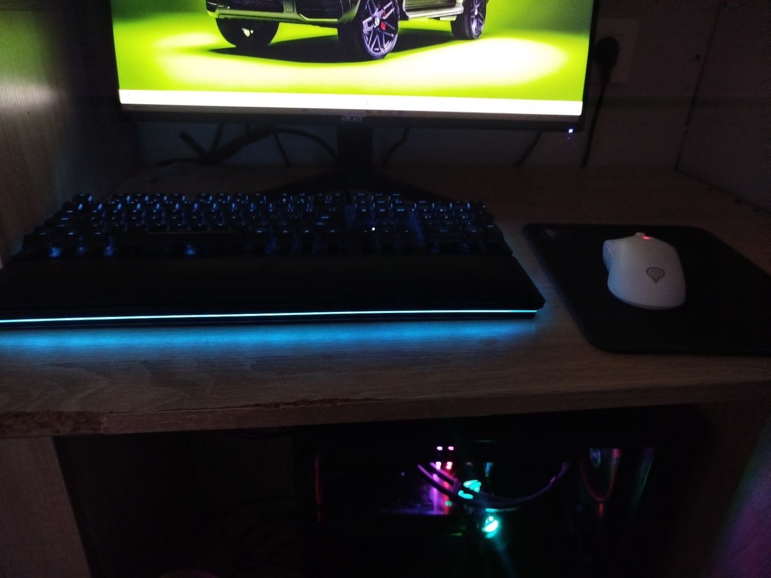 Razer Huntsman Elite – Оптично-механична + Phantom custom keycap