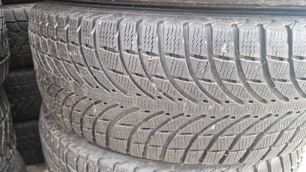 235 65 17 Michelin 4 anvelope iarna