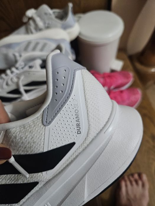 Adidași Adidas noi masura 42,5