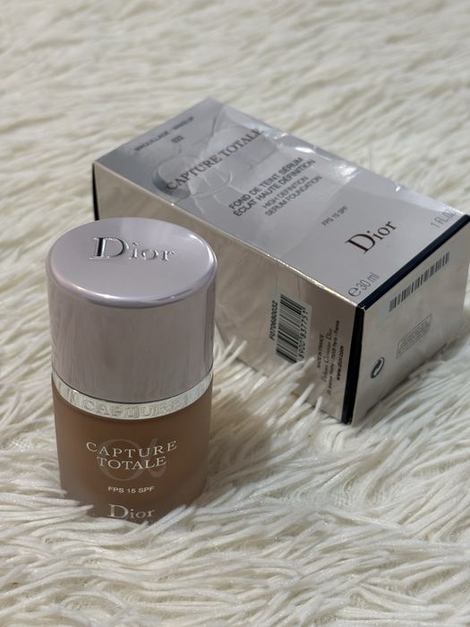 Fond de ten Dior Capture Totale