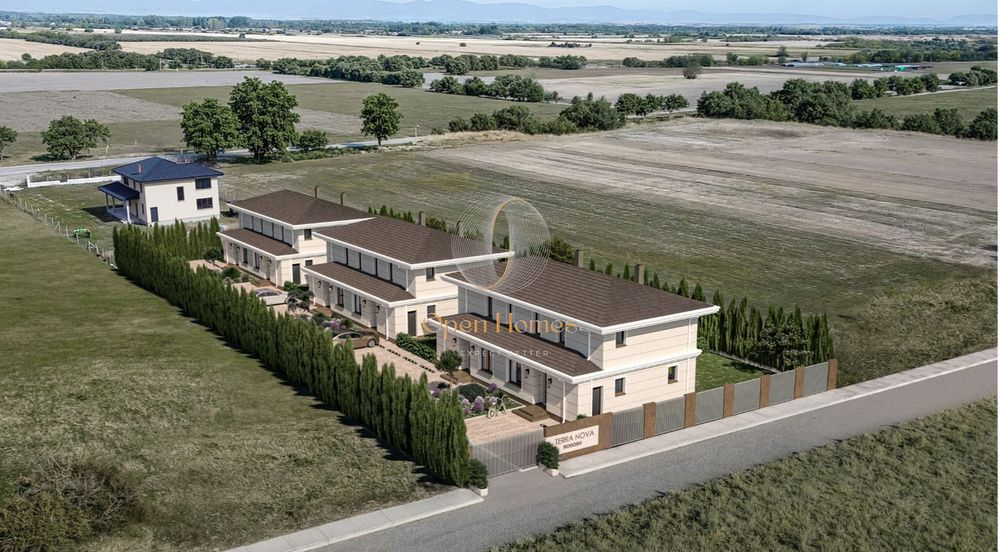 Обзаведени къщи в жилищен комплекс в с. Рогош