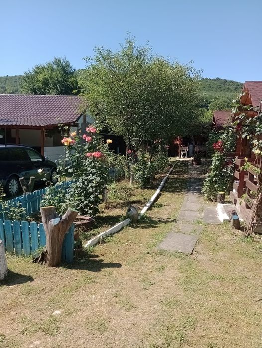 Închiriez cabanute Ocnele Mari