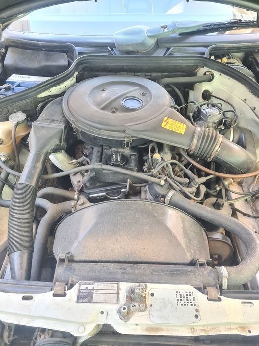 Mercedes W124 200E