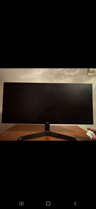 Монитор LG работает или не работает не знаю