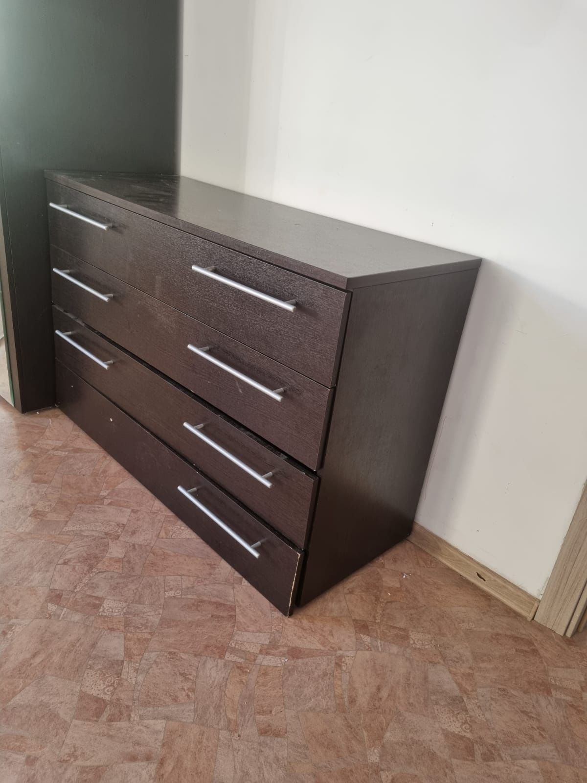 Продам шкаф торг есть
