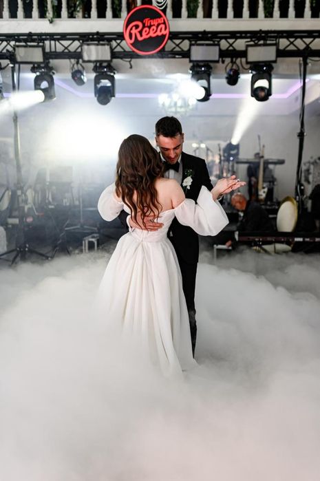 Fum greu / Artificii interior / Schela lumini