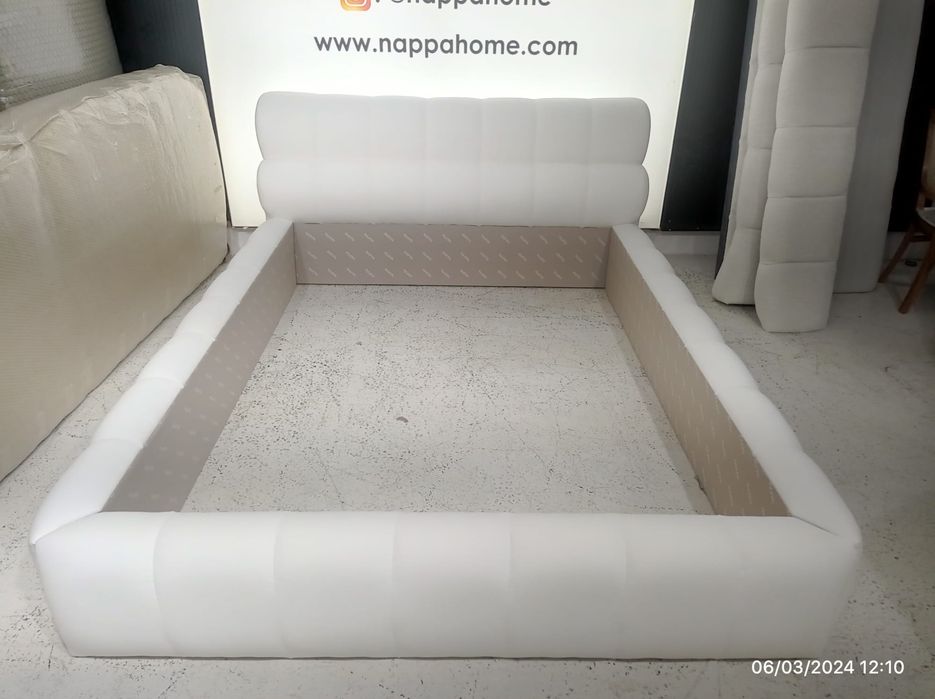 Тапицирано луксозно легло