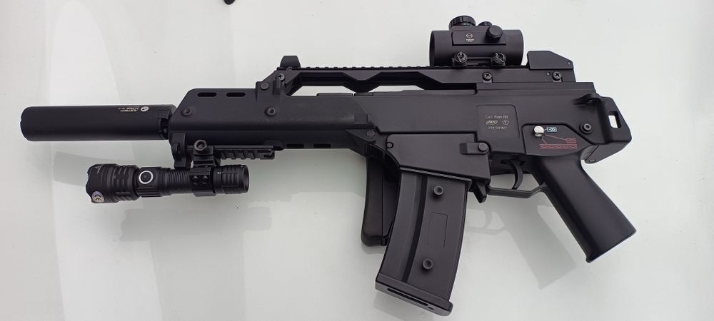 Vând AAirsoft electrica SLV 36 perfect funcțională cu Reddot