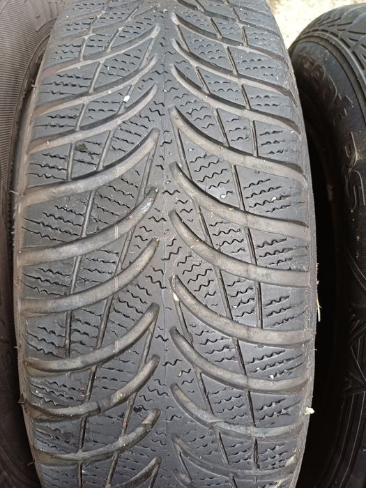 Vand 4 anvelope de iarna 175 70 r14 HANKOOK și GOODYEAR foarte bune