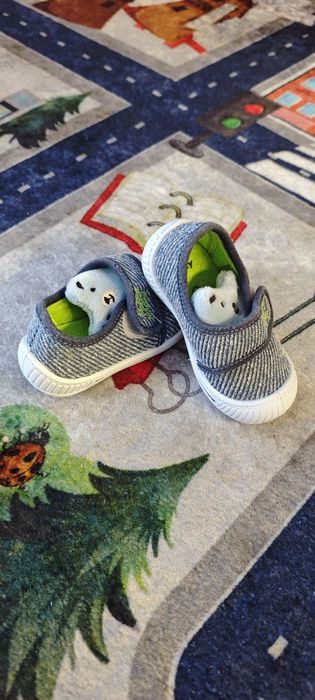 Пантофки за момиче или момче 22 размер