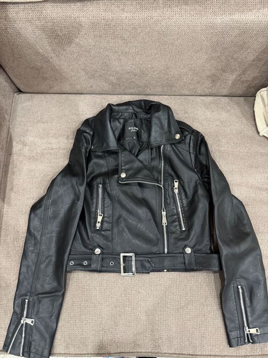 Продава се кожено яке ,носено няколко пъти без забележки.