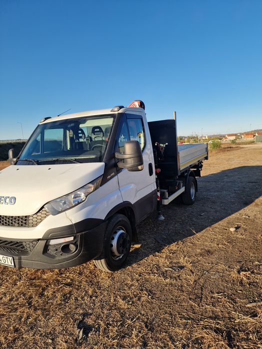 Vând iveco daily basculabil cu macara