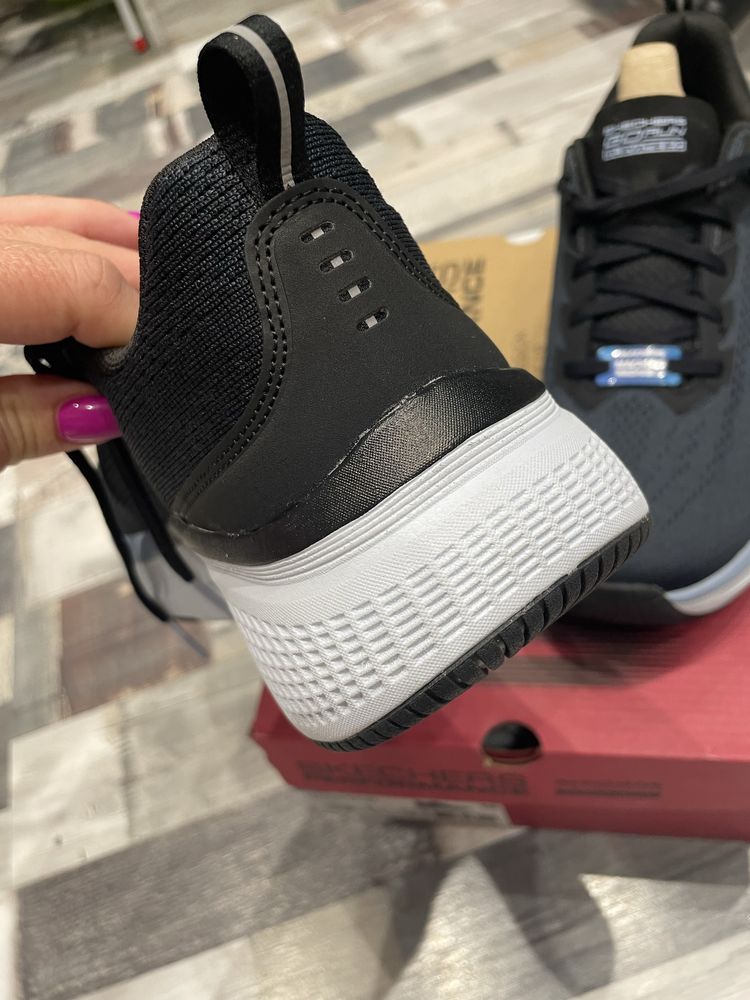 Маратонки Skechers