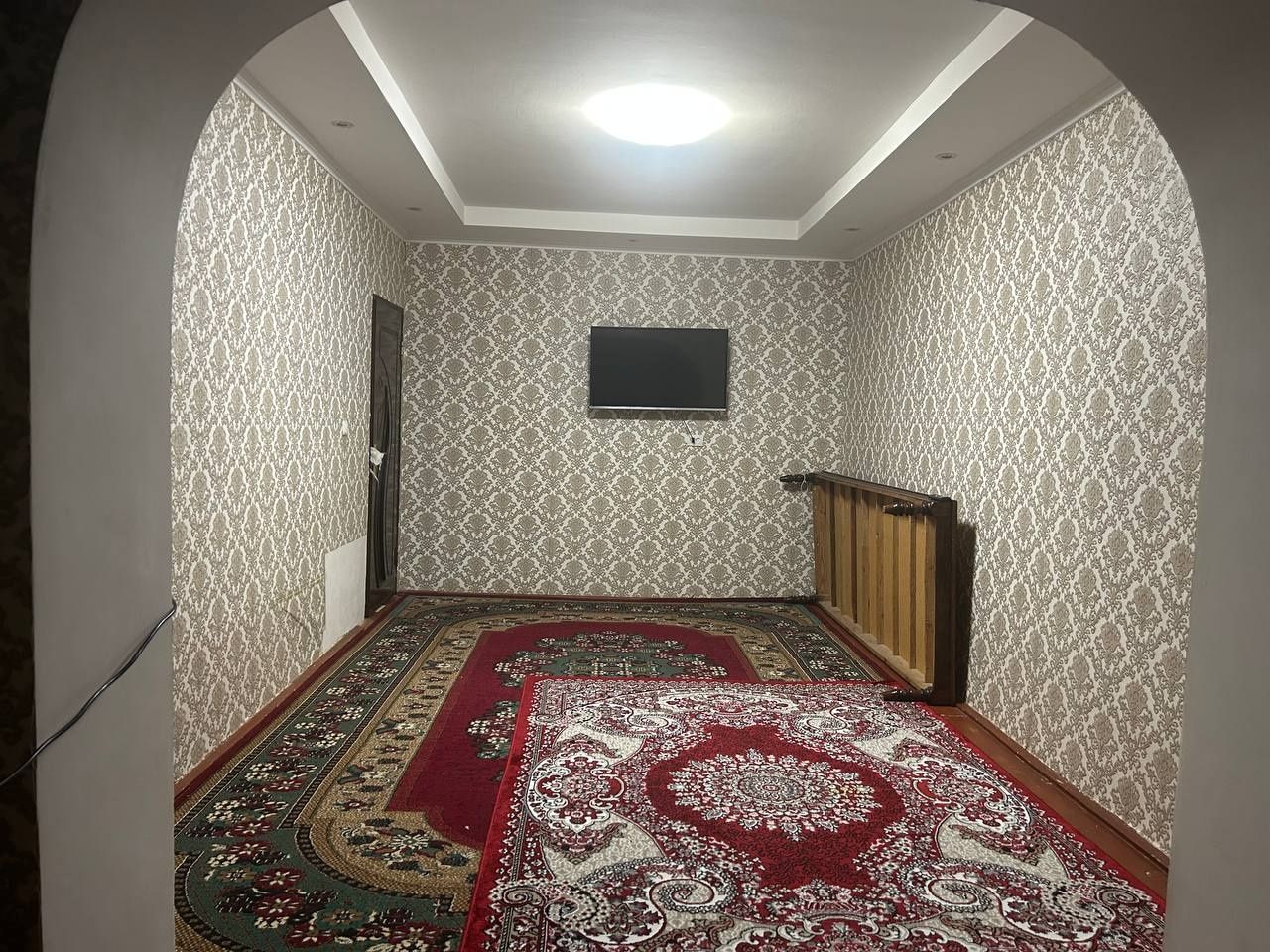 Urganch shahrida 2 xonali kvartira barcha jihozlari bilan sotiladi