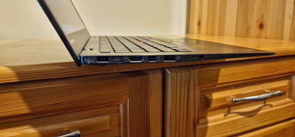 Продавам лаптоп Lenovo Thinkpad X1 Carbon