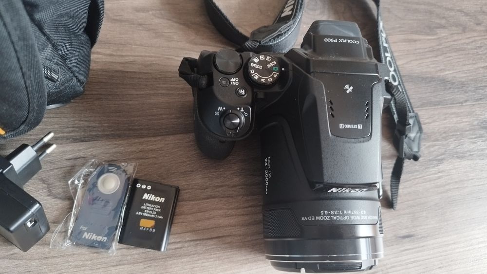Nikon Coolpix p900, 83х суперзуум, 2 батерии, кутия, чанта, дистанцион