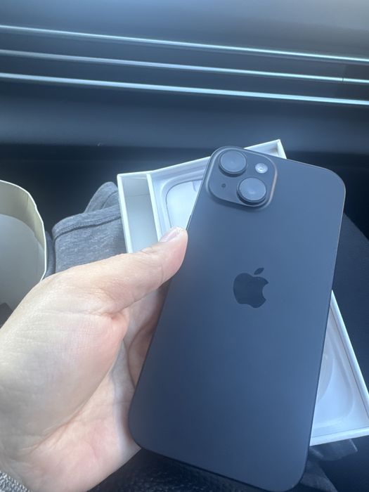 Продам айфон 15 256 гб