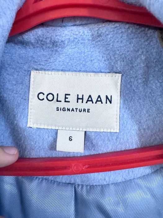 Продаётся от COLE HAAN.
Пальто в отличном состояии.
4