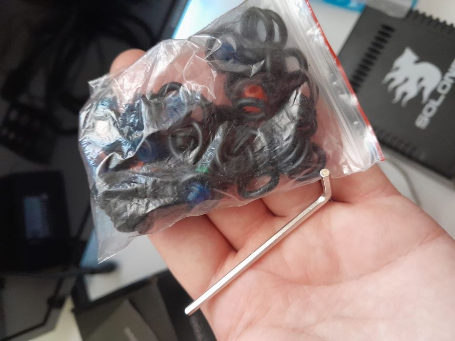 Vând kit de tatoaje plus tus negru de 250 ml