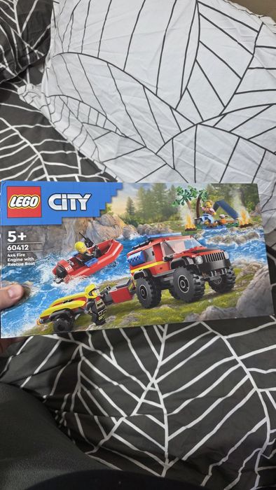 LEGO  City - Camion 4x4 si barca de pompieri 60412