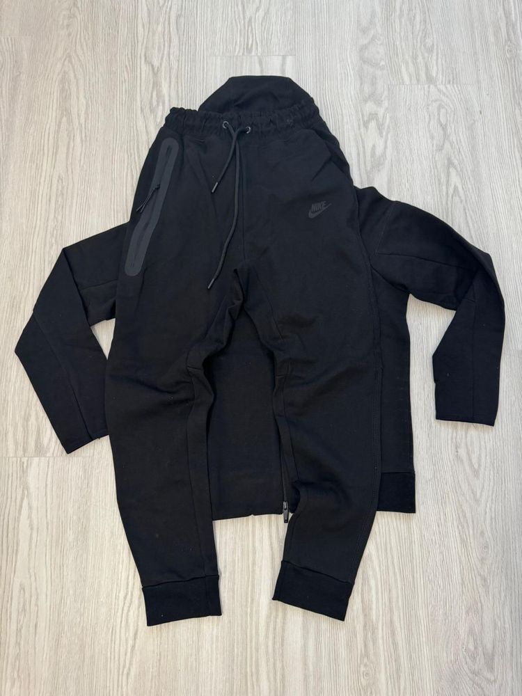 Trening NIKE Tech FLEECE Produs NOU