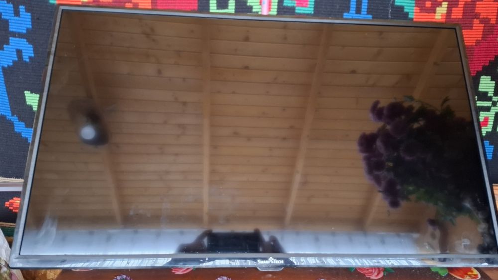 Vând tv  Smart Tech