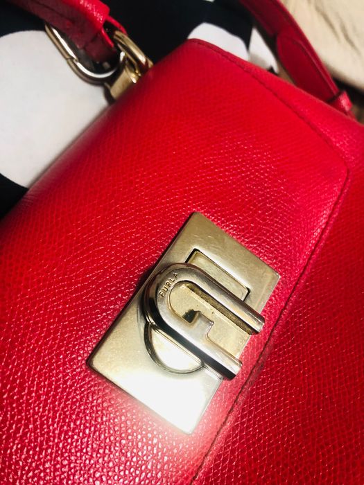 Furla  прекрасна чанта