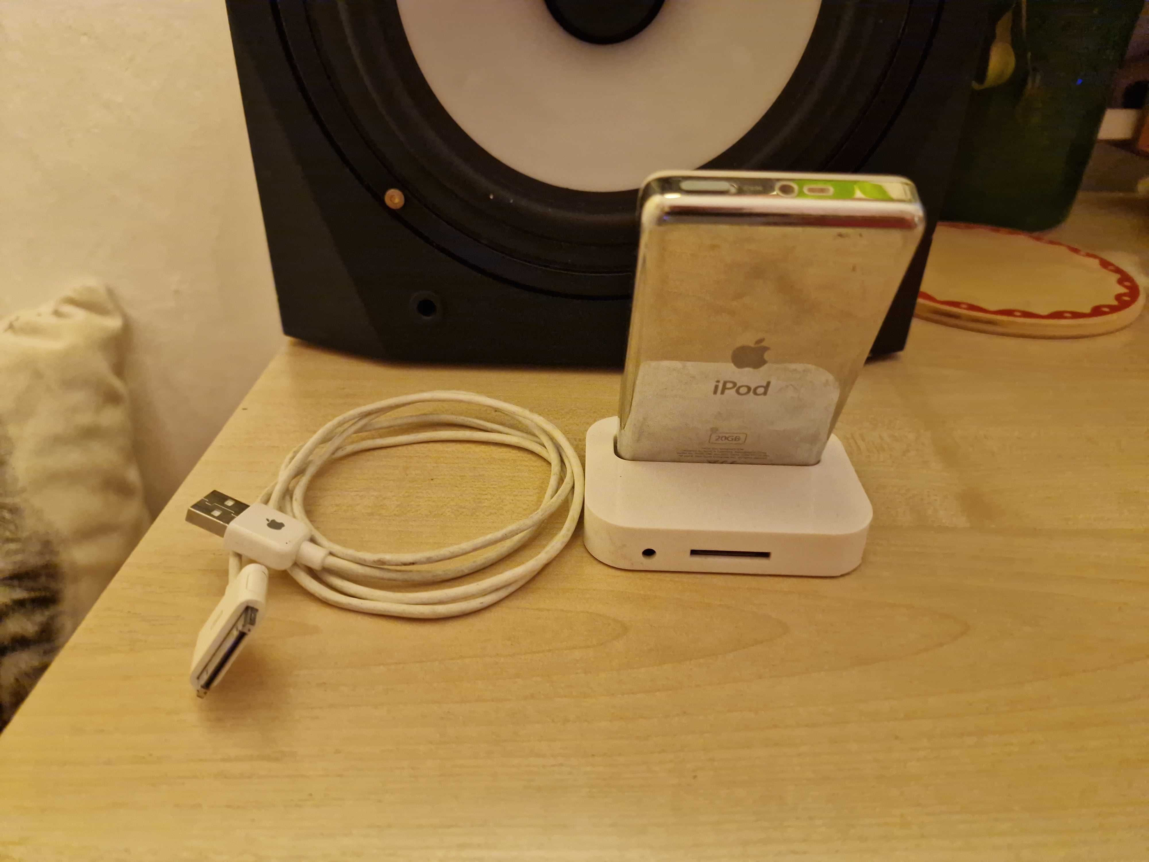 Apple iPod classic 4th gen 20GB + dock+ cablu