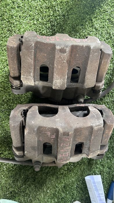 Передний суппорт Тойота Венза 08-17г Toyota Venza