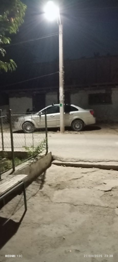 Lasetti avtomat 1,8 sotiladi