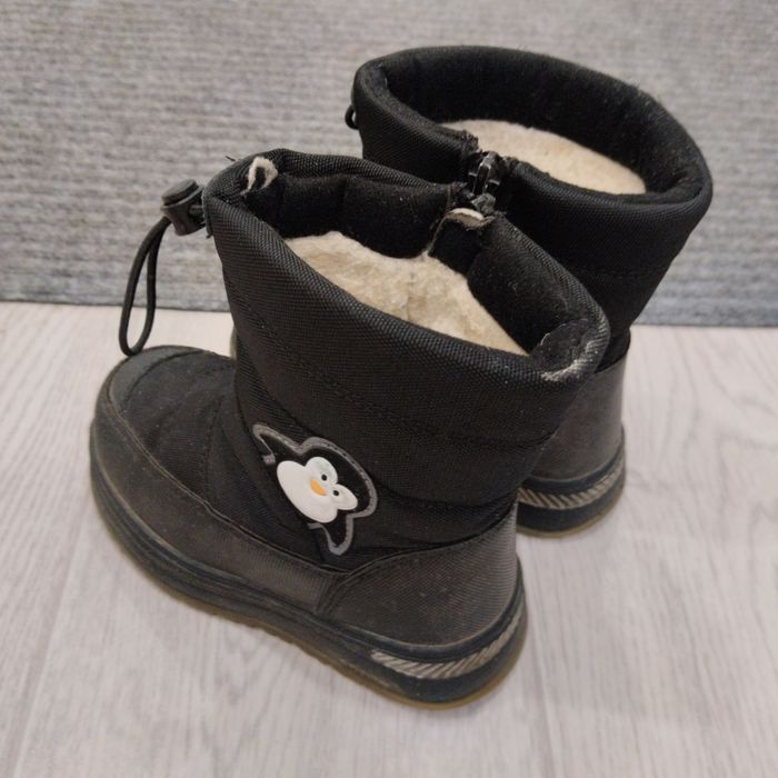 Продам зимние дутыши, целые, в хорошем состоянии, размер 25