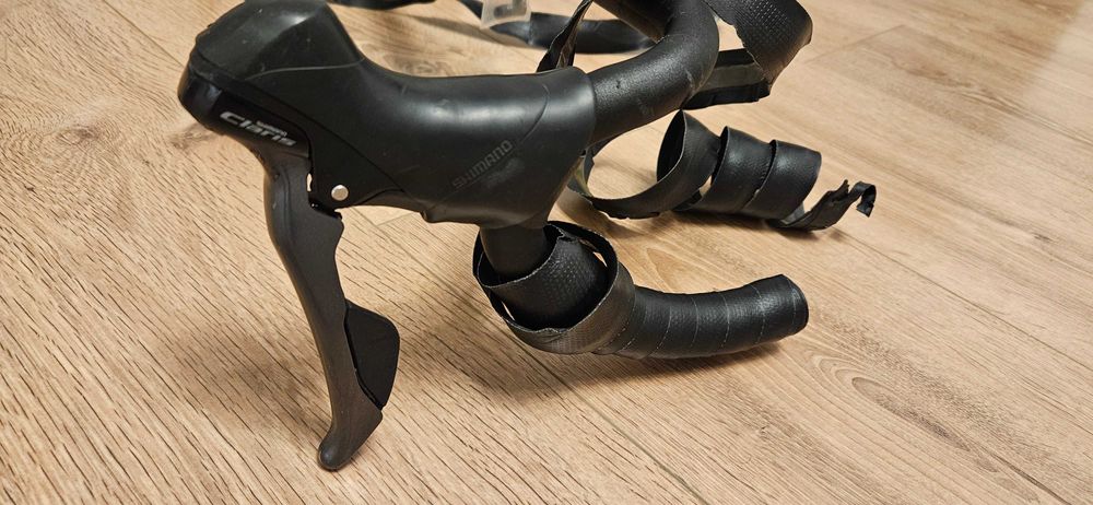 Set manete Shimano Claris ST-R2000 + ghidon Cube