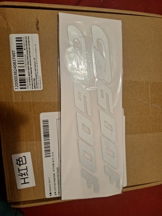 Vând accesorii moto