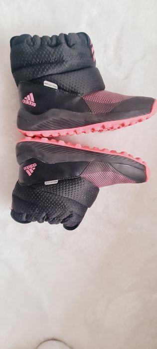 Cizmulițe Adidas, stare excelenta,  35 marime