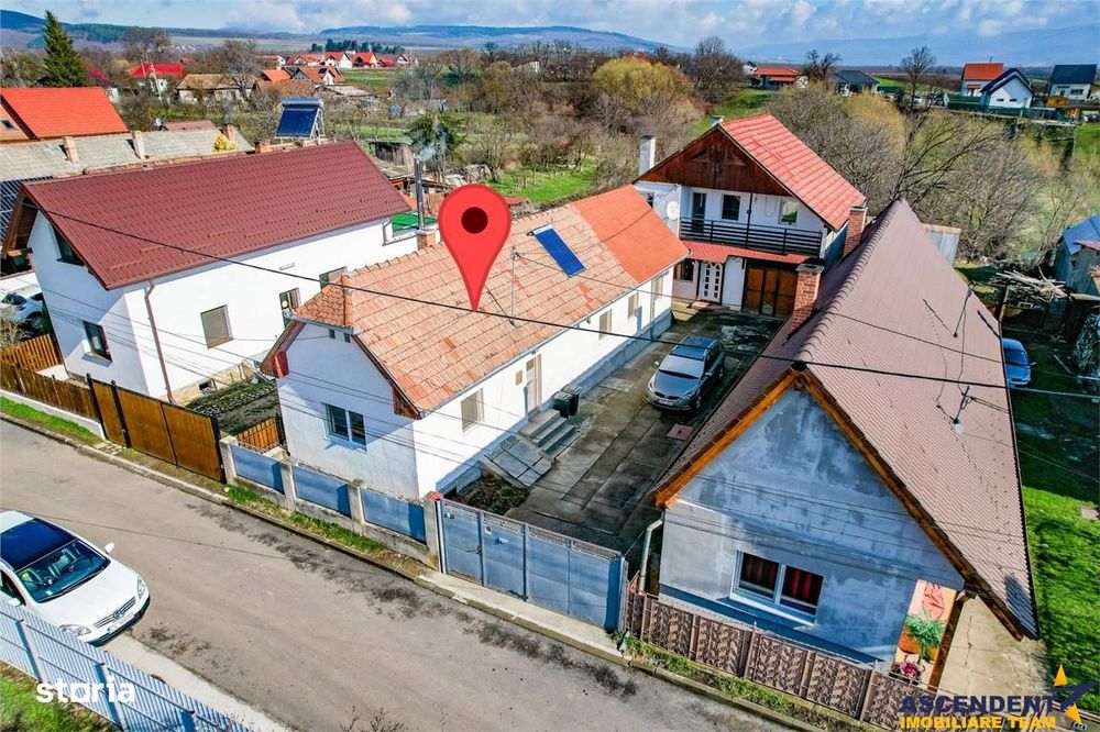 FILM+Tur 3D!Oaza de liniste:doua resedinte pe 1.900mp  teritoriu verde