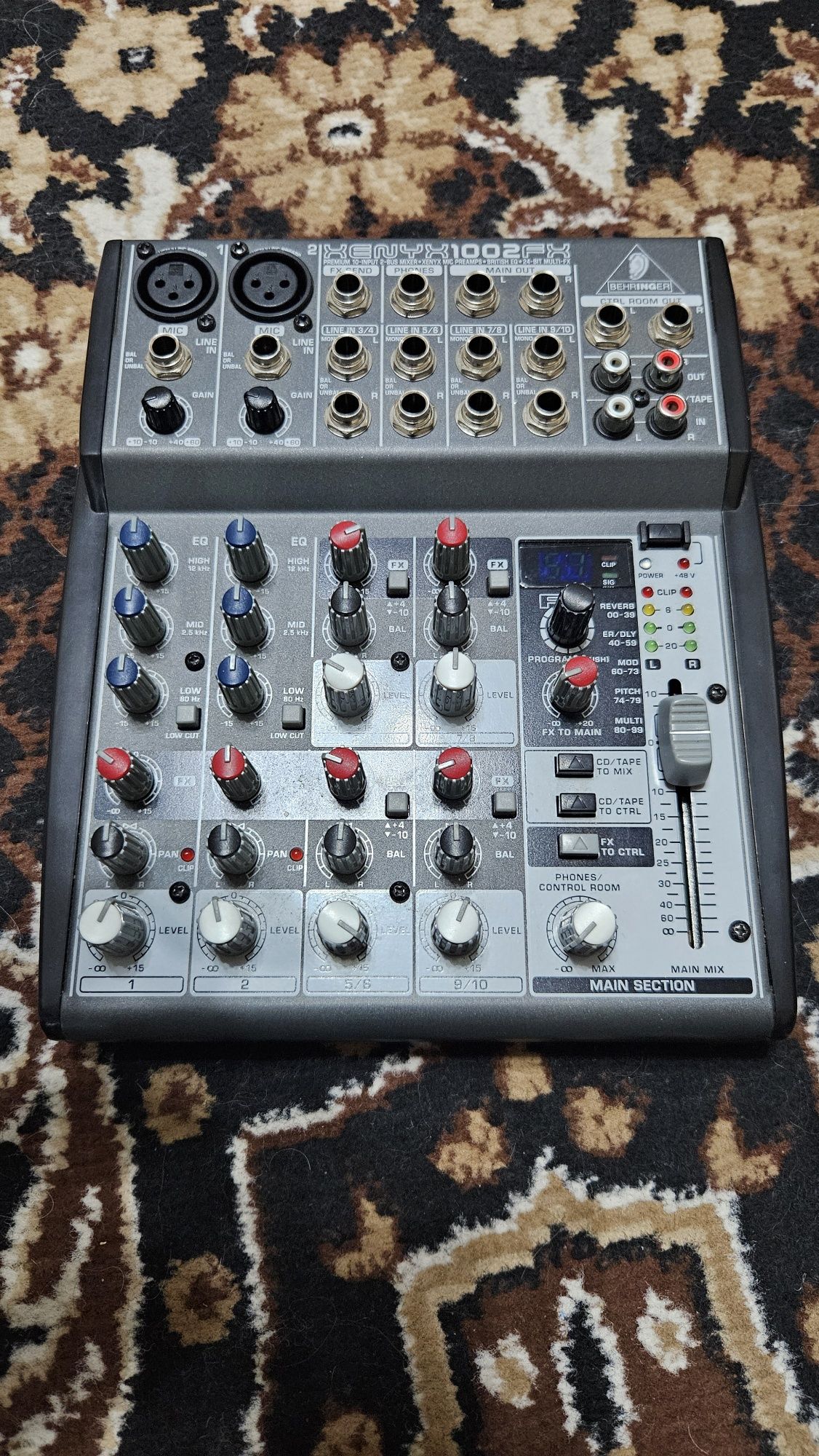 Микшерный пульт behringer 1002fx