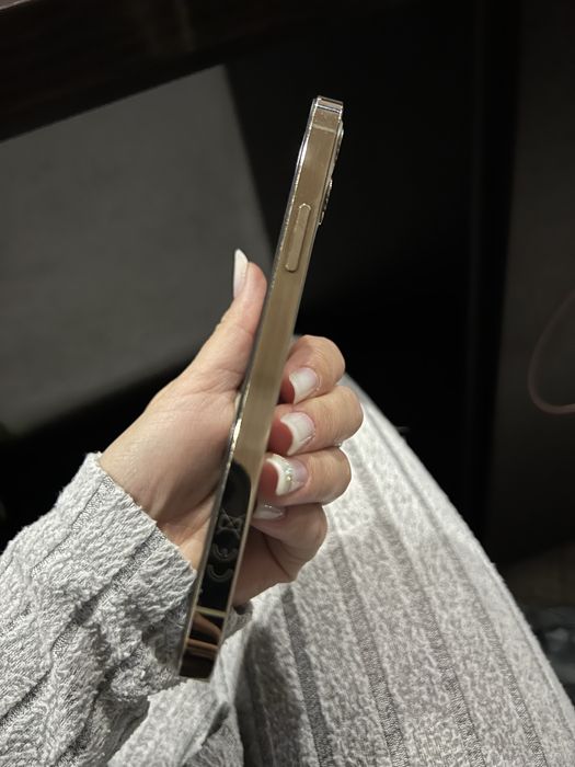 Iphone 12 pro,gold