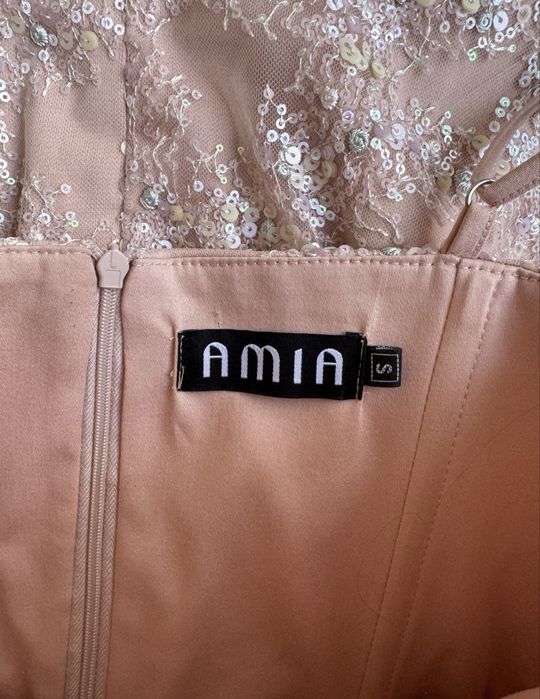 Официална розова къса рокля Amia