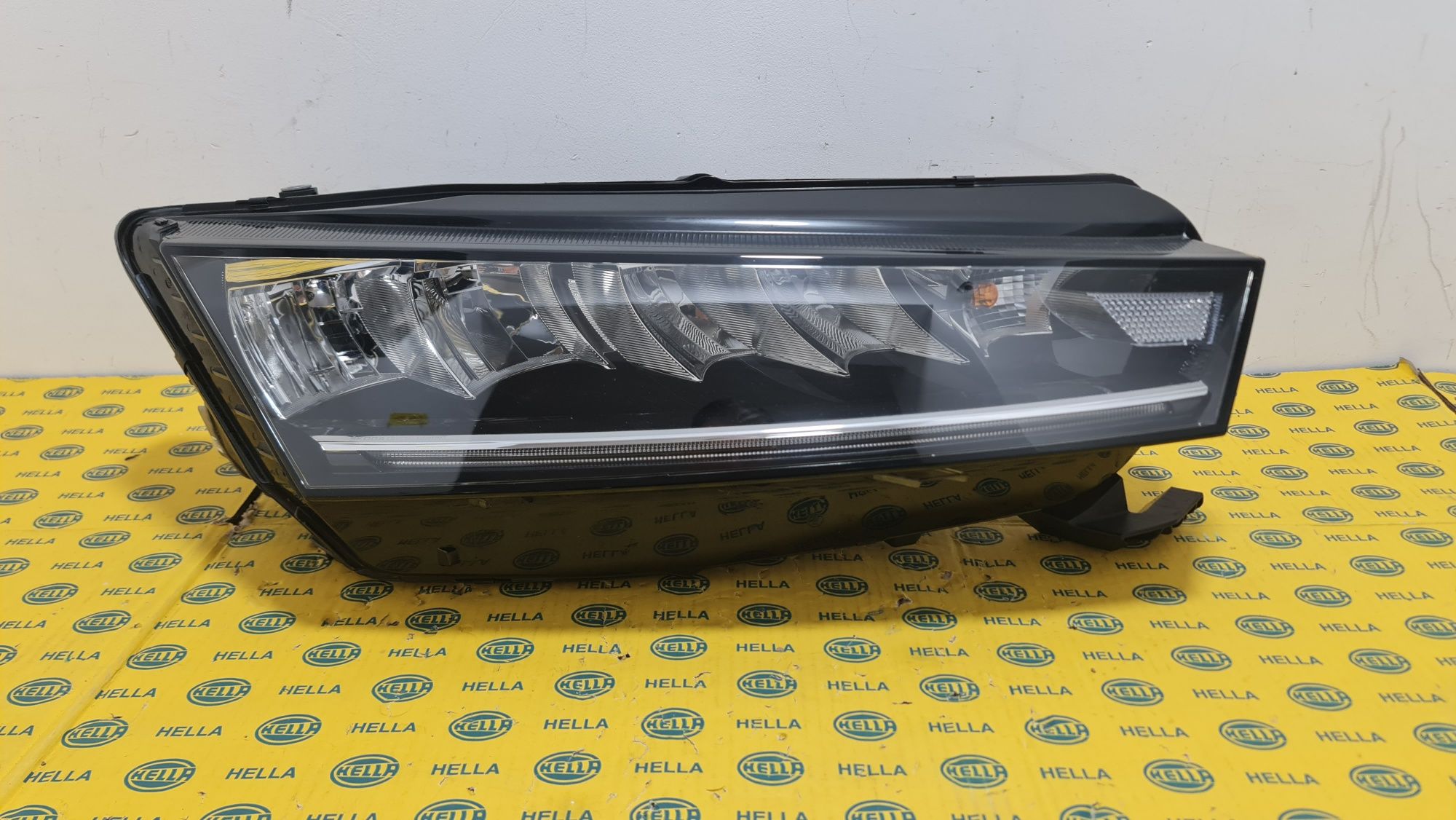 Faruri Far led Skoda Octavia 4 IV 2020+ 5E1941016