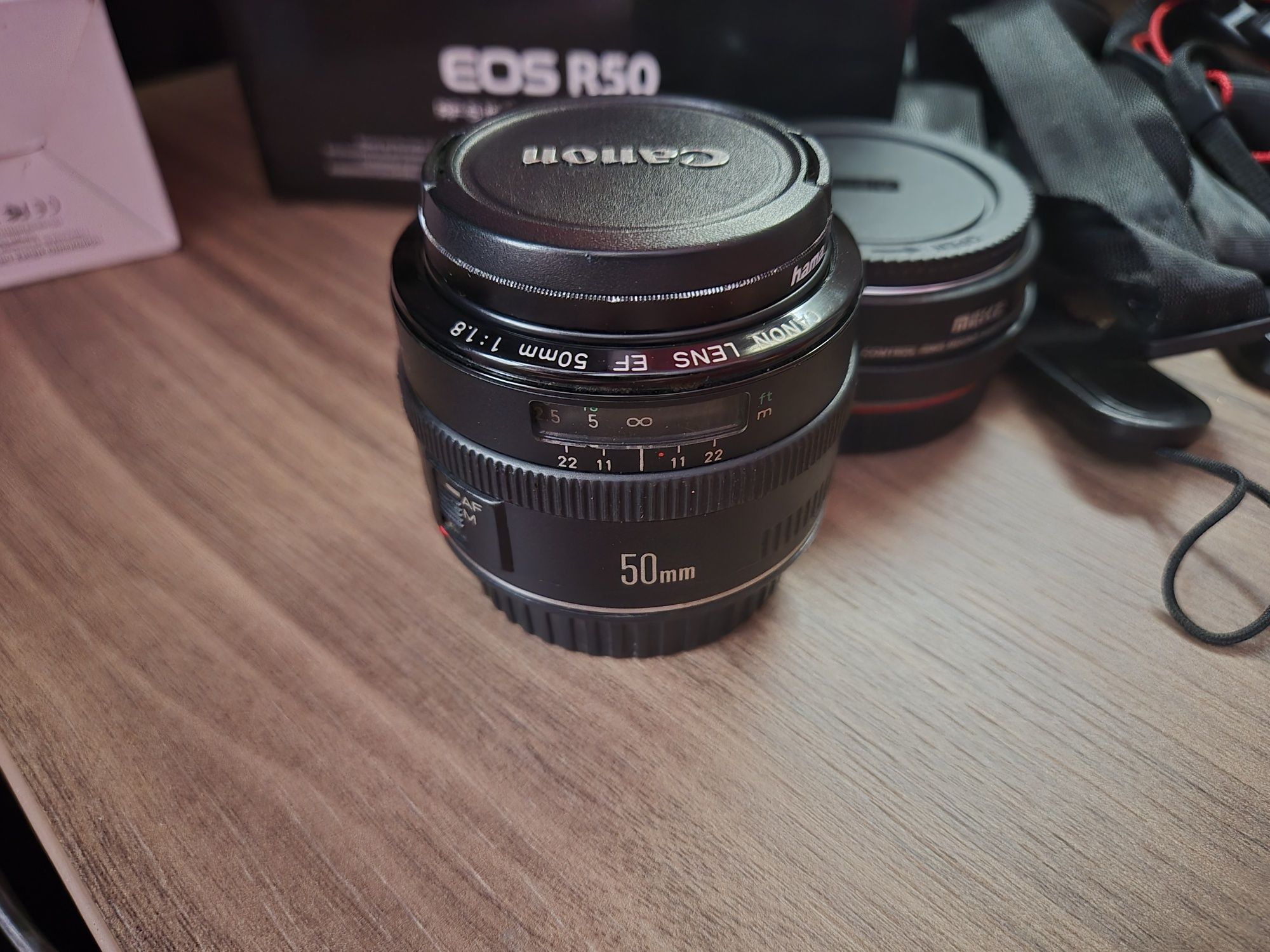 Canon mirrorless kit cu Obiectiv 18-45mm
