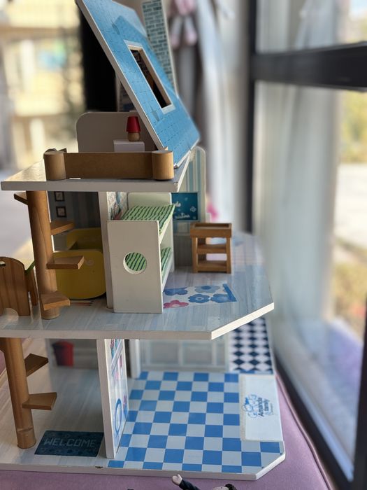 Детска дървена къща на Аманда+всички аксесоари към нея