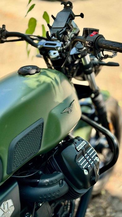 Moto Guzzi V7 Stone