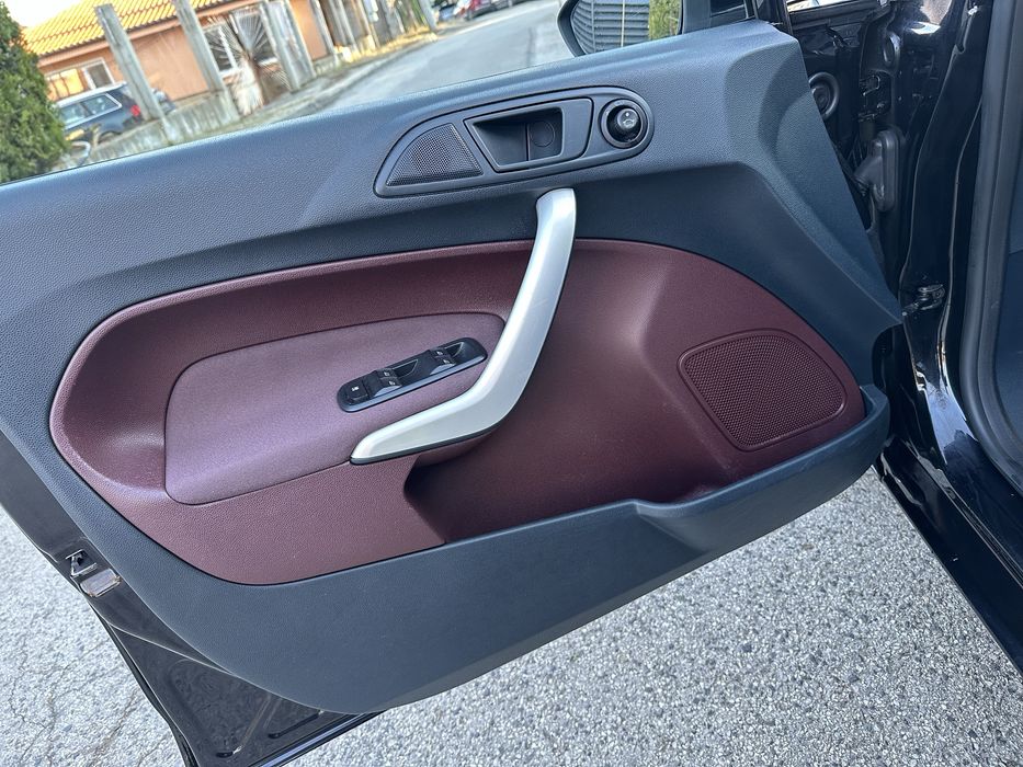 Ford Fiesta 1.6 TI-VCT 120к.с Start/Stop ГАЗ