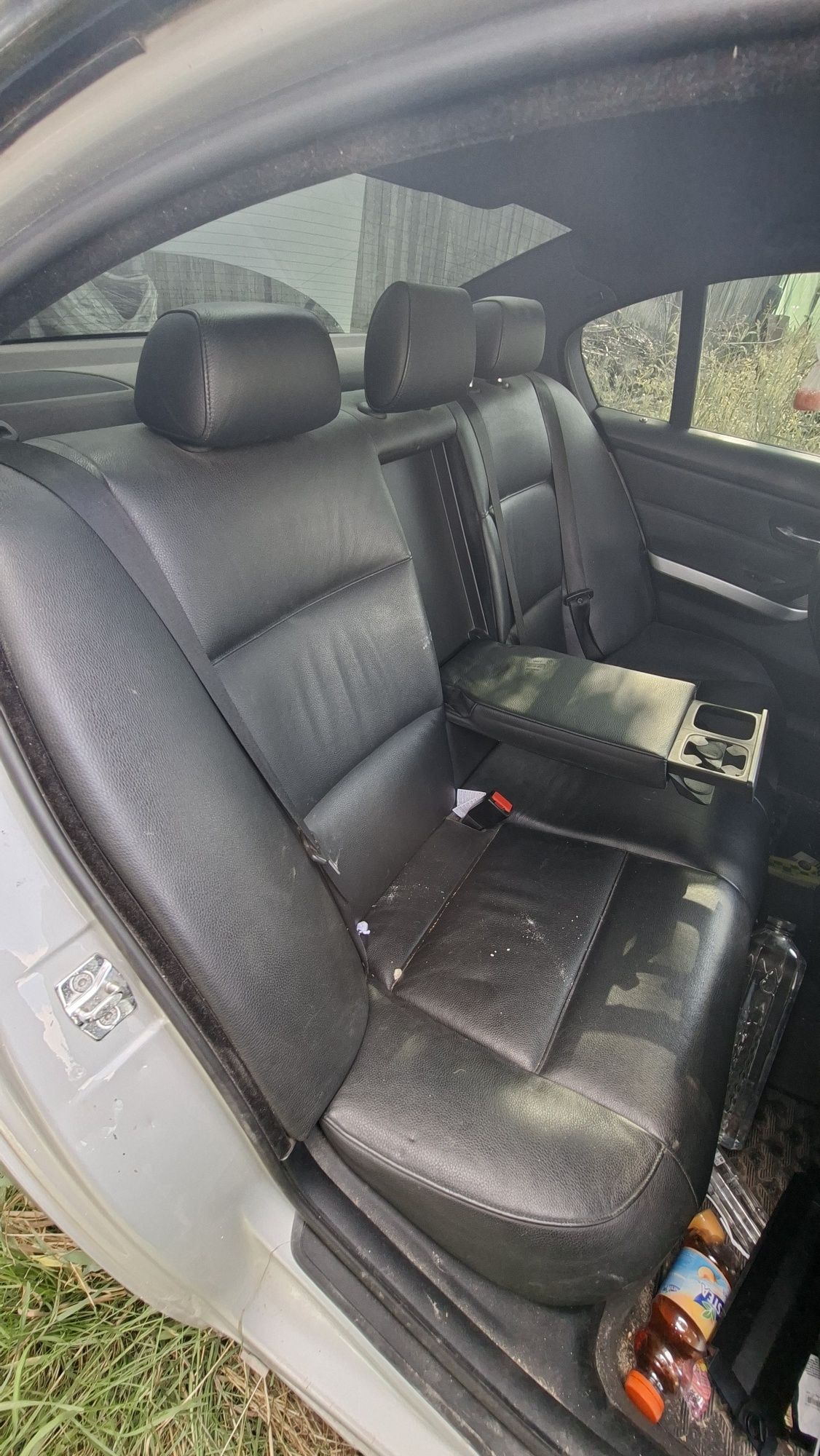 Dezmembrez bmw 320D e90 pachet m